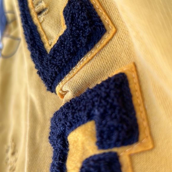 🎯NWT LF Los Angeles Distressed Sweatshirt Yellow Size Small - Picture 7 of 11